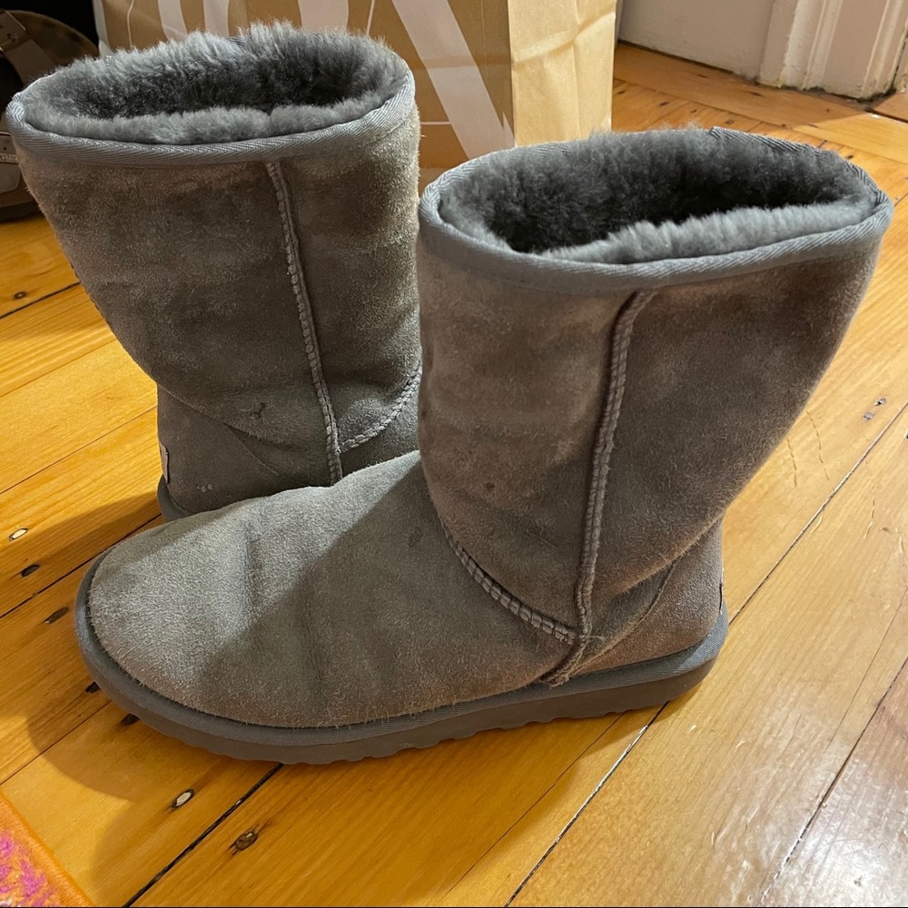 Gray Uggs Size 8